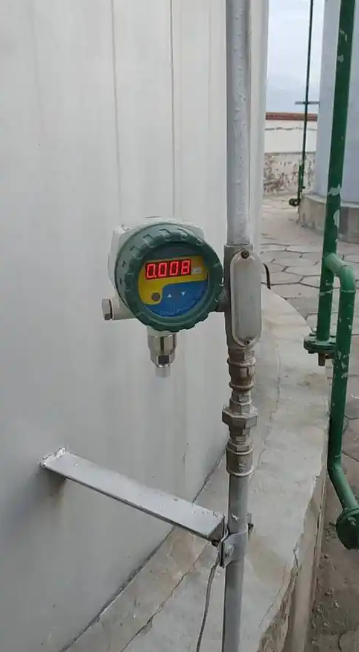 What is the technology for customizing King's pressure instruments to meet high-pressure measurement needs?